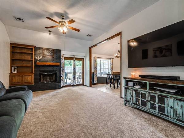 20554 Ember LN, Harrah, OK 73045
