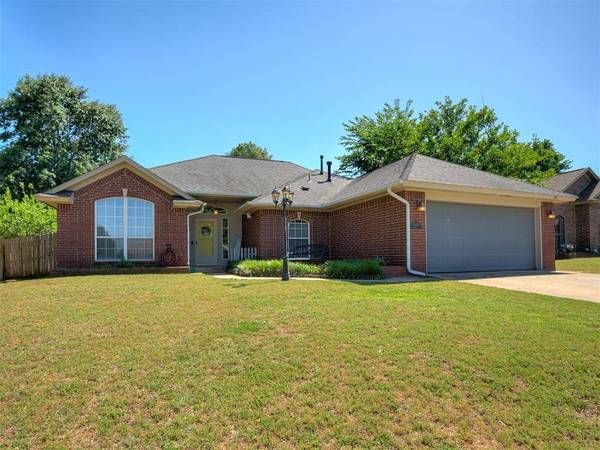 20554 Ember LN, Harrah, OK 73045