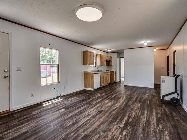 22085 Melissa LN, Harrah, OK 73045