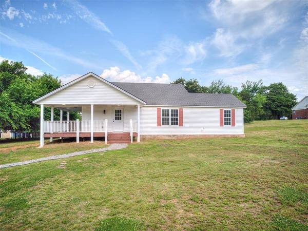 2419 Brewer ST, Choctaw, OK 73020