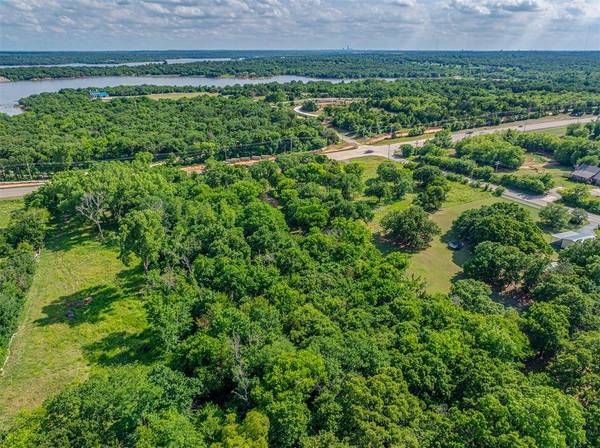 7121 E 2nd ST, Edmond, OK 73034