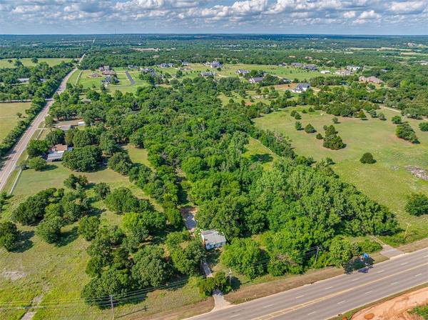 7121 E 2nd ST, Edmond, OK 73034