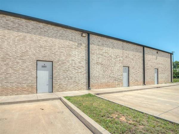 3303 NE 23rd ST, Oklahoma City, OK 73121