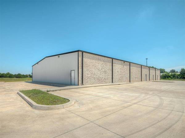 3303 NE 23rd ST, Oklahoma City, OK 73121
