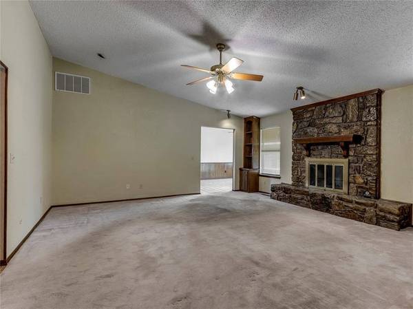 404 Cedar Bend DR, Midwest City, OK 73130