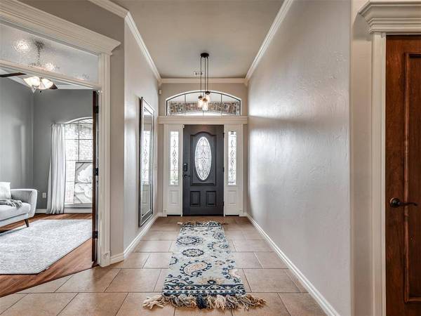 718 Silver Chase DR, Choctaw, OK 73020