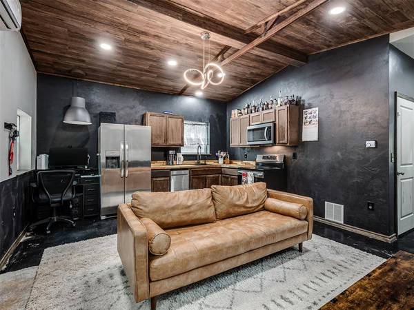 17800 E Indian Hills RD, Newalla, OK 74857