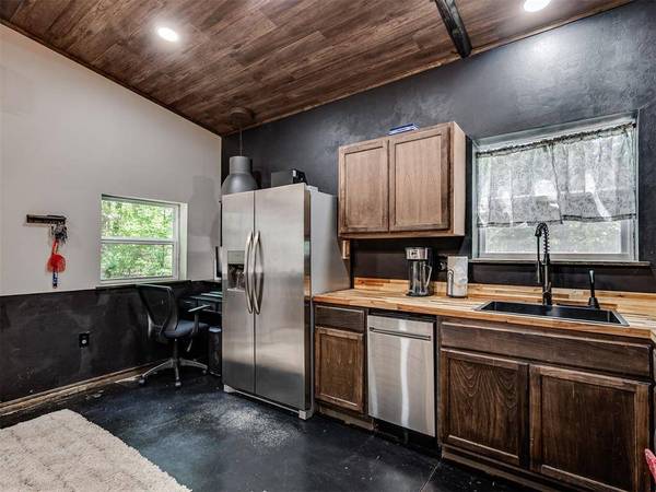 17800 E Indian Hills RD, Newalla, OK 74857