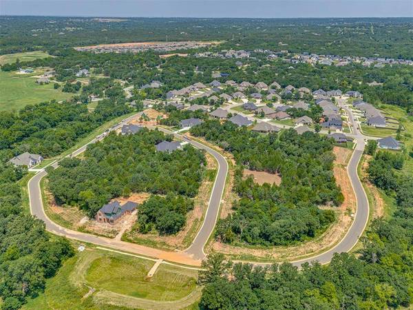 2203 Crossover CT, Edmond, OK 73034