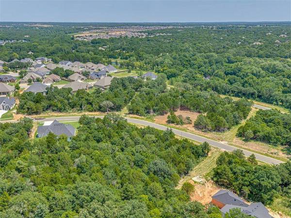 2203 Crossover CT, Edmond, OK 73034