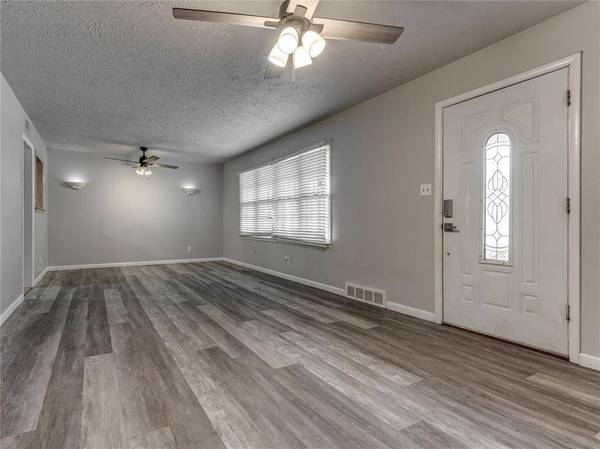 604 E Bouse DR, Midwest City, OK 73110