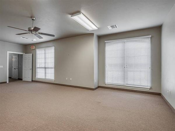 10061 SE 14th ST, Oklahoma City, OK 73130
