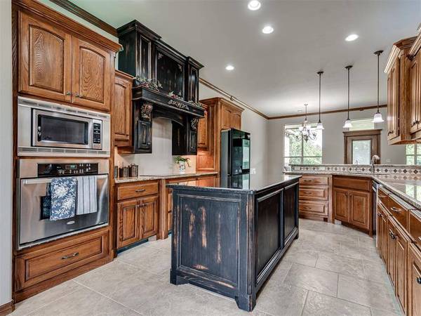 104 Stotts RD, Mcloud, OK 74851