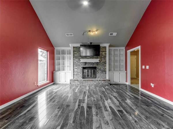 2028 Summer Way LN, Edmond, OK 73013