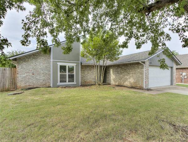 2028 Summer Way LN, Edmond, OK 73013
