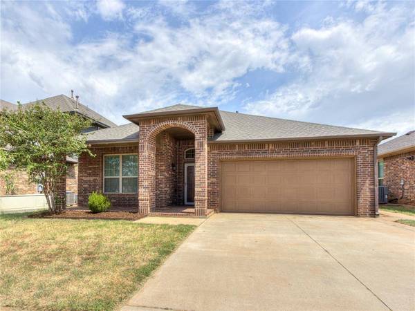 3428 Sadie DR, Yukon, OK 73099