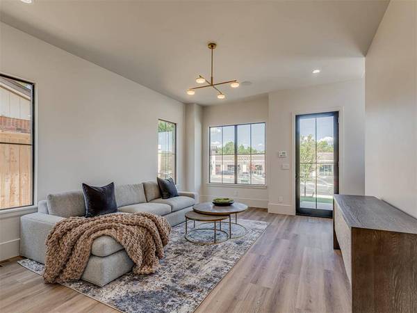 1738 Classen BLVD, Norman, OK 73071