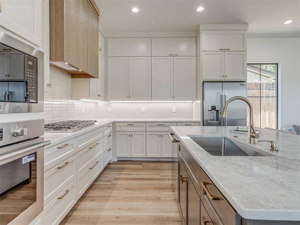 1738 Classen BLVD, Norman, OK 73071