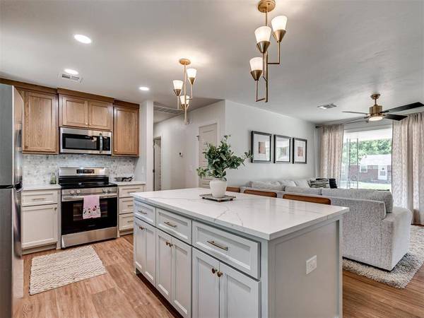 1605 Rowena LN, Norman, OK 73069