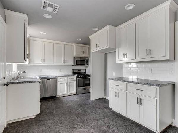 1417 Laverne AVE, Shawnee, OK 74801