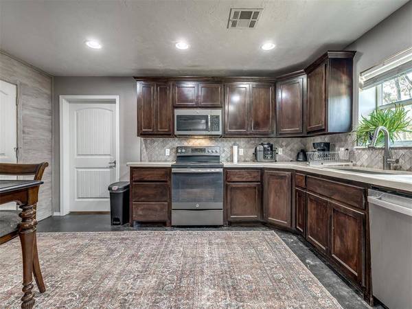 1340 S Fishmarket RD, Mcloud, OK 74851