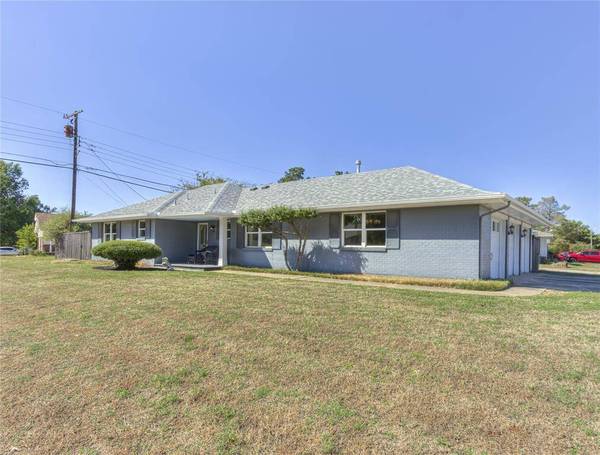 1001 W Woodcrest DR, Midwest City, OK 73110