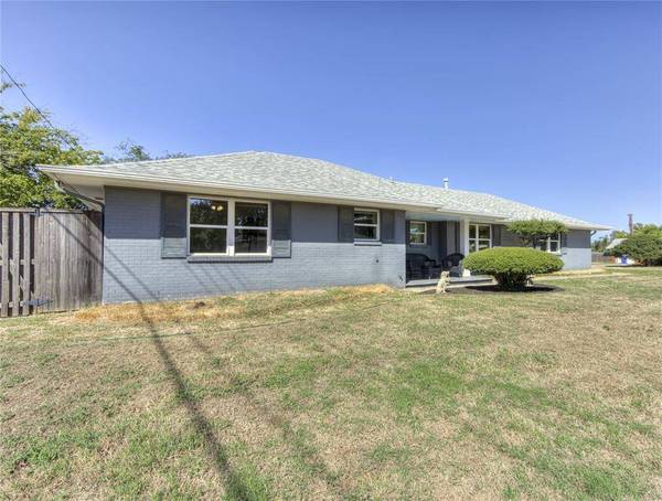 1001 W Woodcrest DR, Midwest City, OK 73110