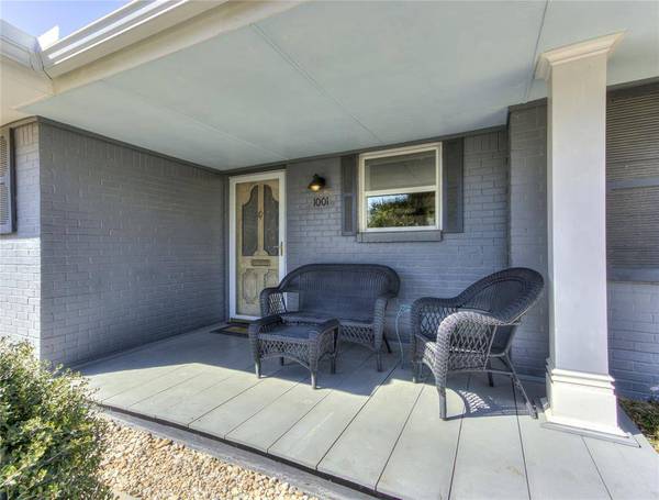1001 W Woodcrest DR, Midwest City, OK 73110