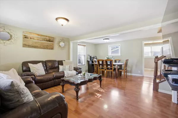 454 N Cedar AVE, Wood Dale, IL 60191