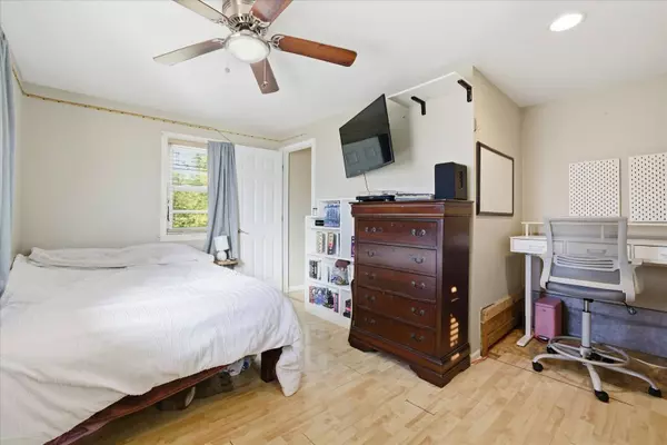 454 N Cedar AVE, Wood Dale, IL 60191