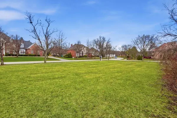 9045 Turnberry DR, Burr Ridge, IL 60527