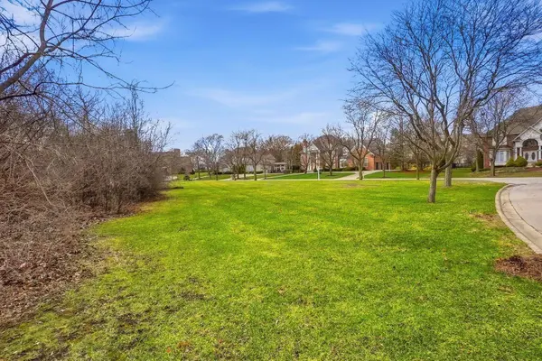 9045 Turnberry DR, Burr Ridge, IL 60527