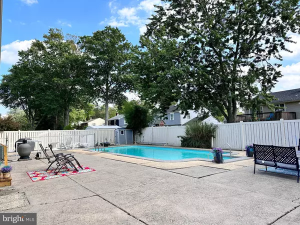 917 DELAND AVE, Cherry Hill, NJ 08034