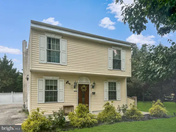 1090 CHEWS LANDING RD, Laurel Springs, NJ 08021