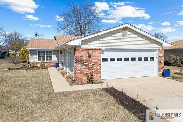 821 Rigens PLZ #821A, Monroe, NJ 08831