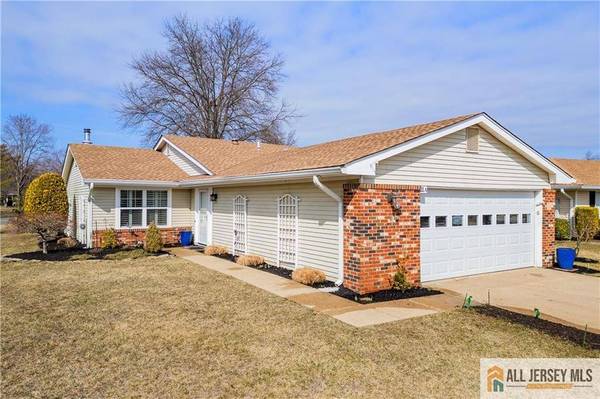 821 Rigens PLZ #821A, Monroe, NJ 08831