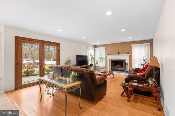 3 ERIC CT, Monroe Township, NJ 08831