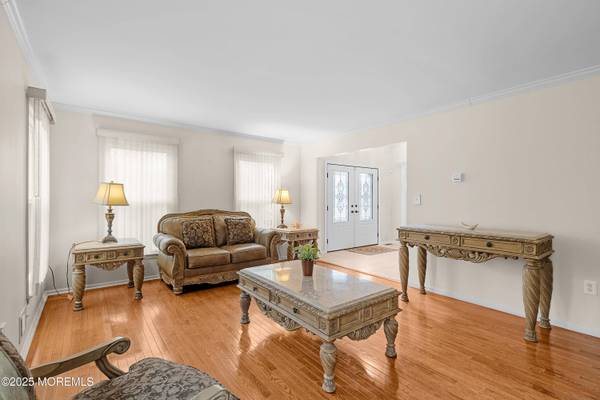 3 Eric Court, Monroe, NJ 08831