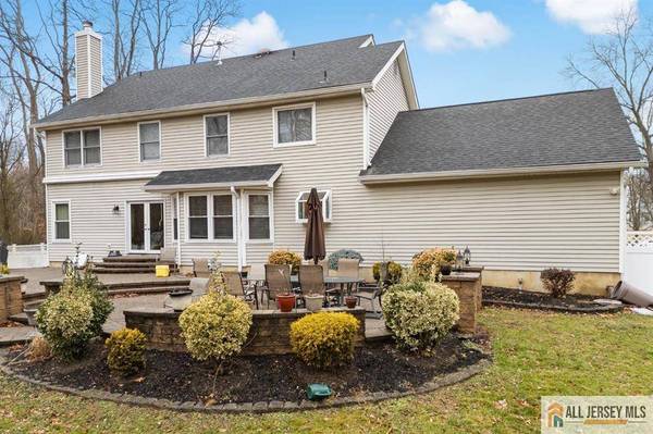 3 Eric CT, Monroe, NJ 08831
