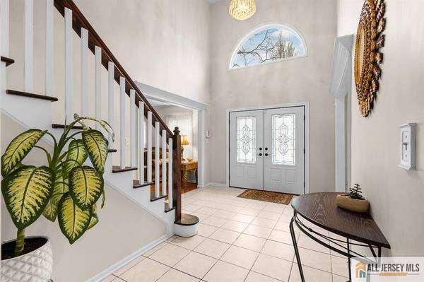 3 Eric CT, Monroe, NJ 08831