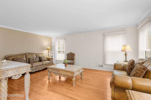 3 Eric Court, Monroe, NJ 08831