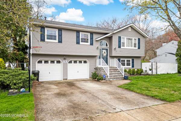 38 Evergreen Terrace, Monroe, NJ 08831