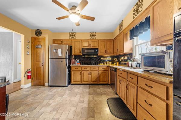 38 Evergreen Terrace, Monroe, NJ 08831