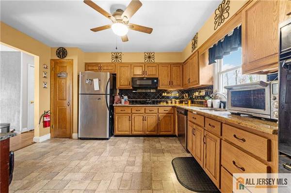 38 Evergreen TER, Monroe, NJ 08831