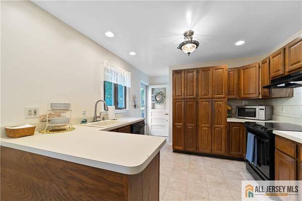 448 Schoolhouse RD, Monroe, NJ 08831