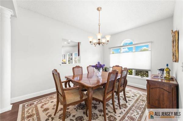24 Birmingham LN, Monroe, NJ 08831