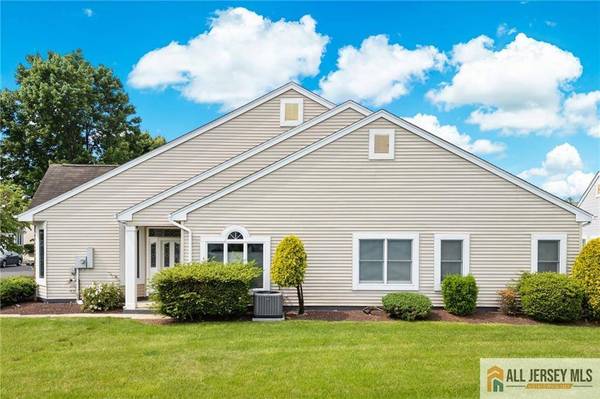 24 Birmingham LN, Monroe, NJ 08831