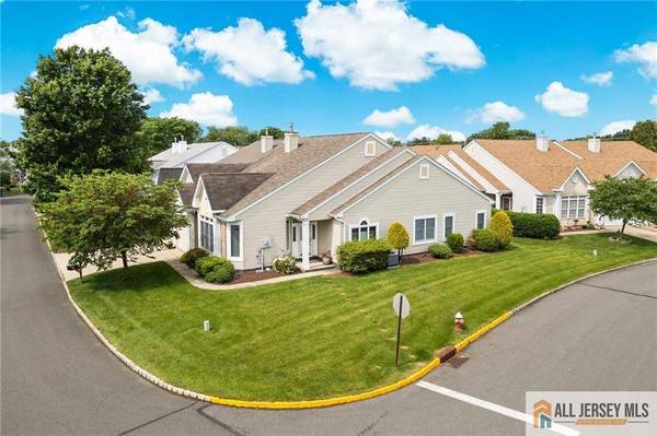 24 Birmingham LN, Monroe, NJ 08831