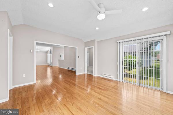 642-B MADISON DR, Monroe Township, NJ 08831