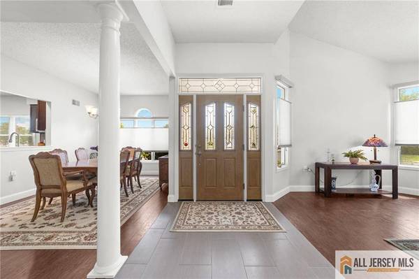 24 Birmingham LN, Monroe, NJ 08831